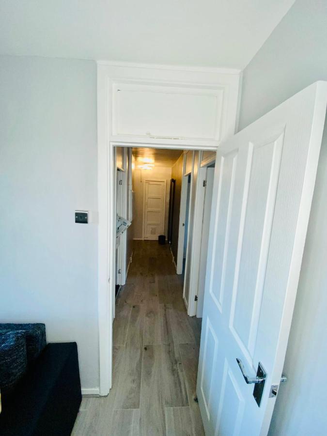 Bright, Spacious, Modern Interior Decor 2 Bedrooms Apartment With Amazing Views ลอนดอน ภายนอก รูปภาพ