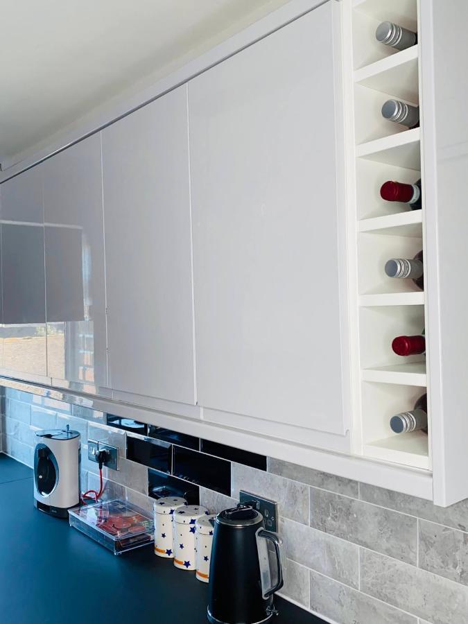 Bright, Spacious, Modern Interior Decor 2 Bedrooms Apartment With Amazing Views ลอนดอน ภายนอก รูปภาพ