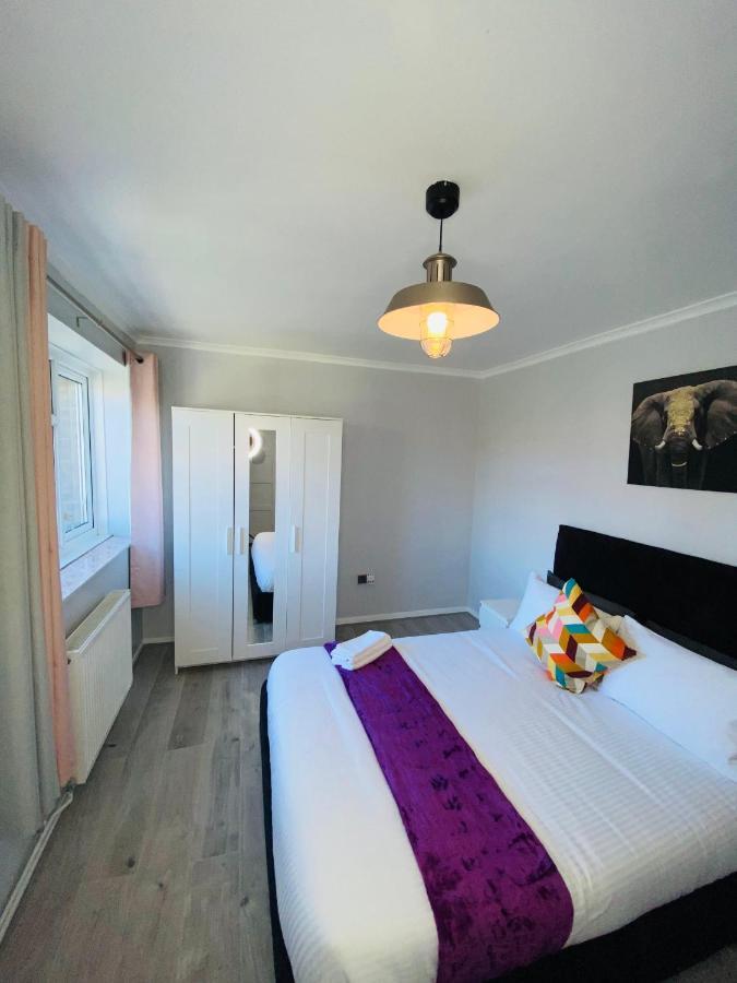 Bright, Spacious, Modern Interior Decor 2 Bedrooms Apartment With Amazing Views ลอนดอน ภายนอก รูปภาพ