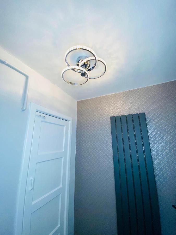 Bright, Spacious, Modern Interior Decor 2 Bedrooms Apartment With Amazing Views ลอนดอน ภายนอก รูปภาพ